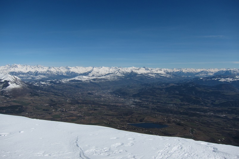 La vallée du Gapençais , ses lacs , les pré-alpes et le Parc National des Ecrins